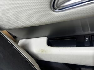 KOMPLET FOTELE WNĘTRZE KANAPA BOCZKI JASNA SKÓRA RANGE ROVER VELAR L560 EU