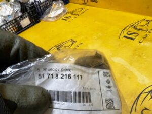 POKRYWKA OSŁONA HAKA DRZWI PRZÓD BMW 3 E46 SEDAN TOURING 6 E63 E64 NOWA OEM