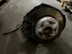 ZWROTNICA PIASTA TARCZA ZACISK TYŁ PRAWY BMW 5 F10 F11