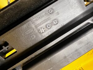 WSPORNIK MOCOWANIE WNĘTRZA LAND ROVER DISCOVERY 5 V L462