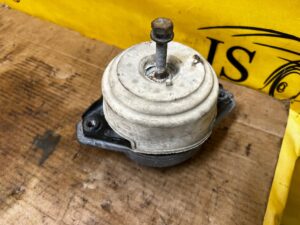 ŁAPA MOCOWANIE PODUSZKA SILNIKA PRAWA MERCEDES GLS X166 450 3.0 B V6