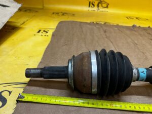 PÓŁOŚ PRZÓD PRZEDNIA PRAWY PRAWA NISSAN X-TRAIL T32 Y