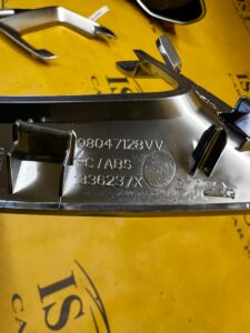 RĄCZKA DEKOR OSŁONA BOCZKA CHROM PRAWY PRZÓD PEUGEOT 308 II T9