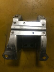 BLACHA STELAŻ MOCOWANIE KANAPY TYŁ RENAULT KADJAR