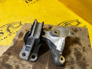 ŁAPA MOCOWANIE WSPORNIK PODUSZKA SILNIKA RENAULT ESPACE VI AUSTRAL