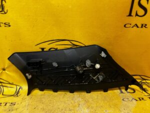 OSŁONA POSZYCIE SŁUPKA C LEWA BMW F40