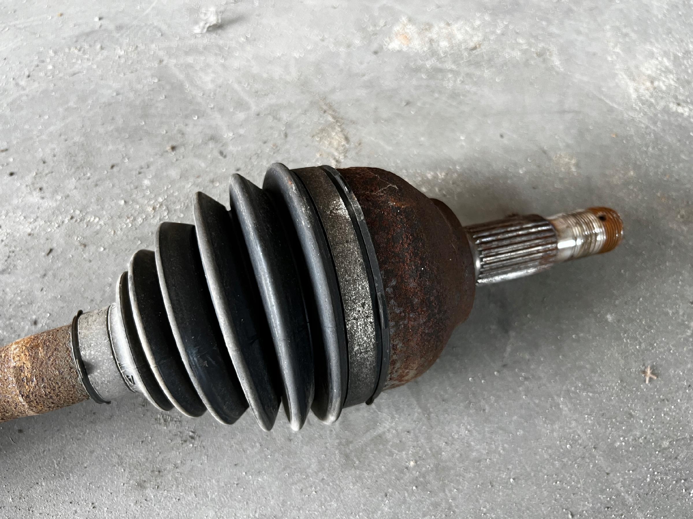 PÓŁOŚ PRZÓD PRAWY PEUGEOT 508 I 2.0 2.2 HDI