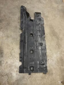 PŁYTA OSŁONA PODWOZIA LEWA RENAULT MEGANE IV HB