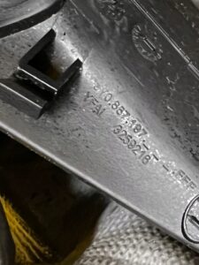 OSŁONA ZAŚLEPKA LEWEGO UCHWYTU DRZWI PORSCHE CAYENNE 9Y3 9Y0 COUPE HYBRID