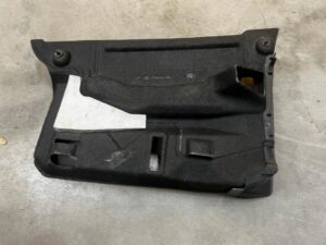 OSŁONA OBUDOWA ZAŚLEPKA DOLNA KONSOLI DESKI PRAWA BMW 5 G30 G31 M5 F90