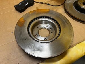 KOMPLET TARCZE KLOCKI HAMULCOWE PRZÓD BREMBO LAND ROVER DISCOVERY V L462