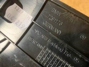 PRAWA OSŁONA TAPICERKA POSZYCIE SŁUPKA TYŁ BMW F22