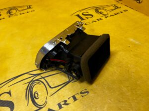 KRATKA NAWIEWU LEWA DEKOR DESKI KONSOLI MERCEDES CLS W218 EU