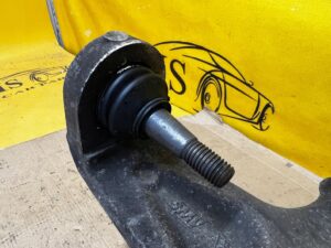 ZWROTNICA PIASTA PRZÓD PRAWY CHEVROLET CORVETTE C5 97-04