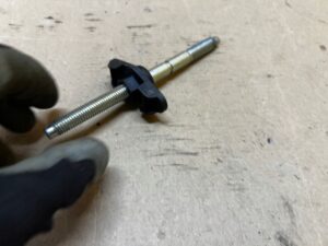 ŚRUBA MOCOWANIE KOŁA ZAPASOWEGO FORD ESCAPE MK4 EXPLORER MK6