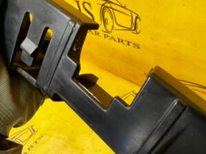 ŚLIZG MOCOWANIE WSPORNIK ZDERZAKA TYŁ PORSCHE MACAN 95B