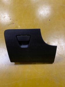 LEWY SCHOWEK DESKI KIEROWCY FORD FIESTA MK8