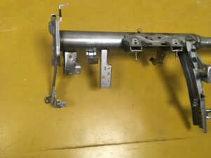 RURA STELAŻ POD DESKĘ WZMOCNIENIE INFINITI Q50