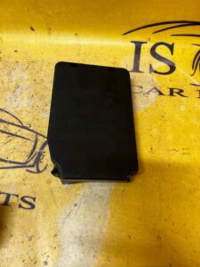 OSŁONA KRATKI WENTYLACYJNEJ PRAWY TYŁ BMW F40