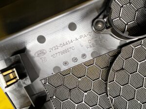 OSŁONA ZAŚLEPKA DESKI ROZDZIELCZEJ KONSOLI LAND ROVER DISCOVERY 5 V L462