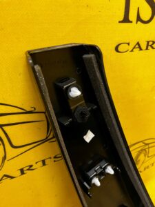 OSŁONA SŁUPKA B LEWA DACIA SANDERO III 2023R