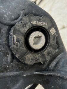 WÓZEK ZAWIESZENIA BELKA SANKI KOŁYSKA TYŁ AUDI A8 D5 Q5 80A A6 C8