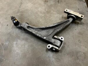 WAHACZ PRZÓD PRZEDNI LEWY DOLNY VOLVO XC90 II