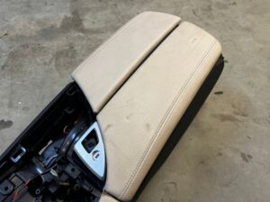 TUNEL ŚRODKOWY PODŁOKIETNIK KONSOLA BMW 5 F10 F11 EU