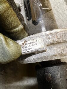 PÓŁOŚ PRZÓD PRZEDNIA PRAWY PRAWA INFINITI Q30 MERCEDES A W176 1.5 DIESEL