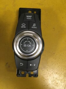 PANEL STEROWANIA RADIO NAWIGACJA INFINITI Q30 QX30