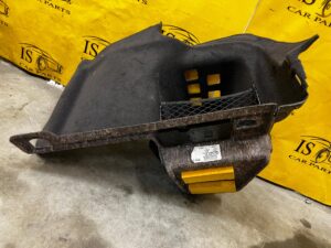 BOCZEK TAPICERKA BAGAŻNIKA PRAWY PRAWA AUDI A8 D4 4H