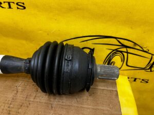 PÓŁOŚ PRZÓD PRZEDNIA LEWA LEWY INFINITI Q30 MERCEDES A W176 1.5 DIESEL