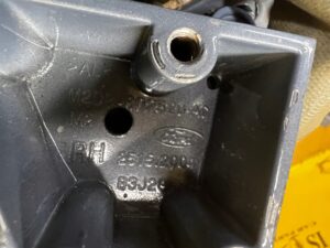 WSPORNIK SŁUPKA A PRZÓD PRAWY FORD BRONCO 21- AZURE GREY PEARL