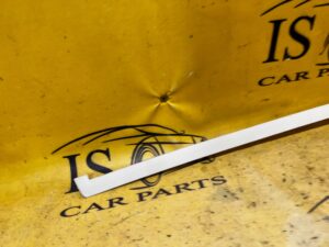 OSŁONA PROWADNICY ROLETY BAGAŻNIKA PRAWA AUDI A8 D4 LONG