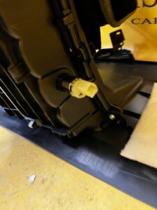 OSŁONA OBUDOWA TUNELU ŚRODKOWEGO LEXUS RX 450H III 3 AL10