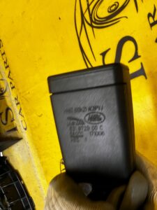 BLOKADA ZAPINKA PASA BEZPIECZEŃSTWA TYŁ TYLNA RANGE ROVER VELAR L560