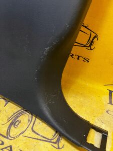 OSŁONA POSZYCIE SŁUPKA B PRAWA LR RANGE ROVER EVOQUE II L551