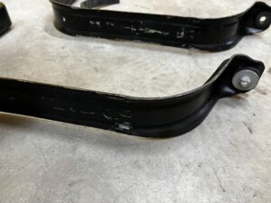 MOCOWANIE UCHWYT ZBIORNIKA PALIWA RANGE ROVER EVOQUE II L551