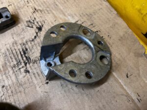 ROZPÓRKA WSPORNIK KIELICHÓW PRZÓD MERCEDES GL X166