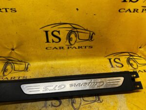 PLASTIK OSŁONA PROGU SŁUPKA A PRZEDNIA PRAWA PORSCHE CAYENNE II 7P5 GTS