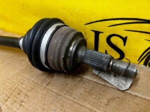 PÓŁOŚ PRZÓD PRZEDNIA PRAWY PRAWA PEUGEOT 3008 II 1.5 BLUE HDI