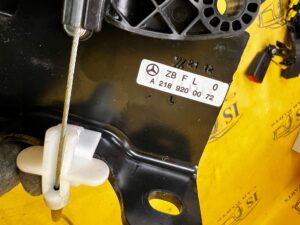 RYGIEL RĄCZKA UCHWYT KANAPY TYŁ LEWY MERCEDES CLS W218 SHOOTING BRAKE