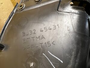 BOCZEK BAGAŻNIKA LEWY RANGE ROVER EVOQUE L538 3 DRZWI