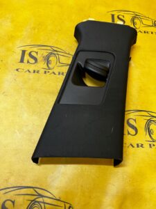 POSZYCIE OSŁONA OBUDOWA SŁUPKA ŚRODKOWEGO B PRAWY PORSCHE MACAN 95B