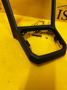 OSŁONA RAMKA RADIA DESKI KONSOLI DACIA SANDERO III 2023R