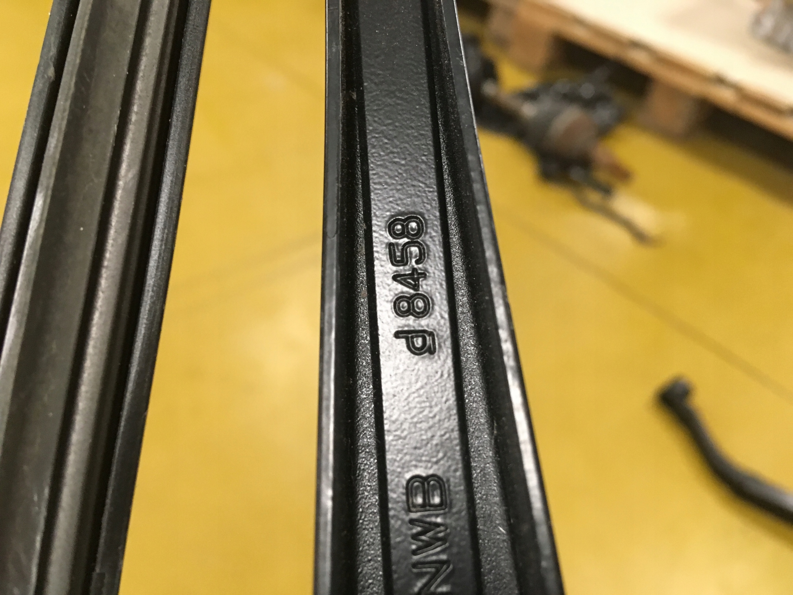 KOMPLET RAMIONA WYCIERACZEK NISSAN X-TRAIL T32 EUR