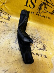 MIESZEK OSŁONA HAMULCA RĘCZNEGO TOYOTA HILUX VIII 8