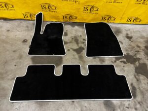 KOMPLET DYWANIKI WELUROWE TESLA MODEL 3