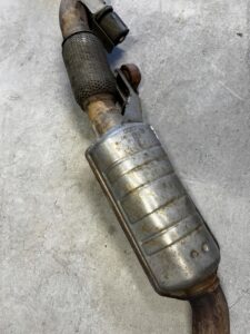 RURA WYDECHOWA TŁUMIK WYDECH ŚRODKOWY AUDI A8 D4 4H LONG 4.0 TFSI