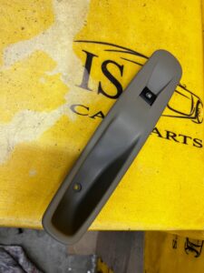 PRZYCISK PRZEŁĄCZNIK SZYBY DRZWI PRZÓD PRZEDNI PRAWY RENAULT ZOE I Z.E.